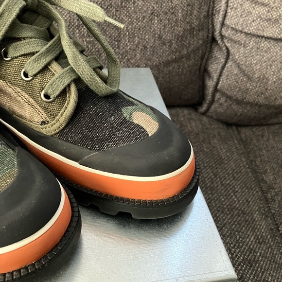 Preowned VALENTINO GARAVANI Camo Canvas Sneakers - Picture 5 of 8